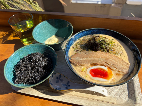 「ウニラーメン【スタンダード】 + ご飯 + チーズ」@ウニの家 uniRA 江の島本店の写真