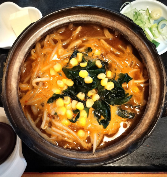 「(限定) 辛みそ土鍋ラーメン 1045円」@めん工房ちからの写真