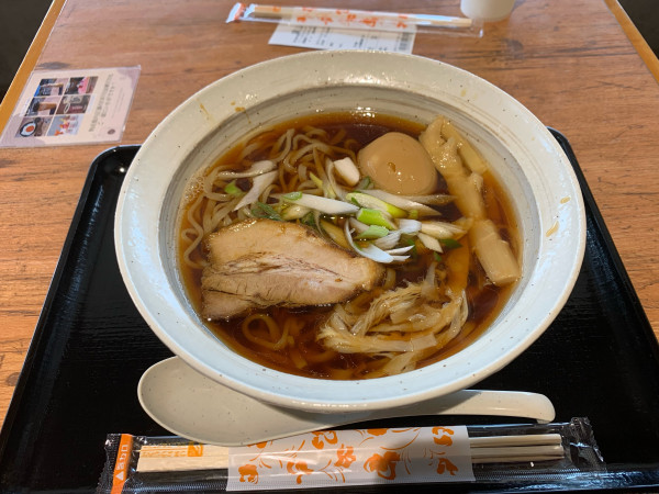 「醤油らーめん＋味玉 910円」@麺屋りんくの写真