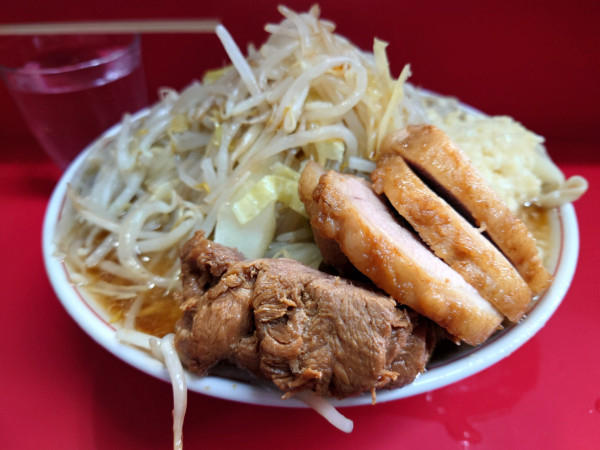 「大豚  野菜  ニンニク  カラメ」@ラーメン二郎 三田本店の写真