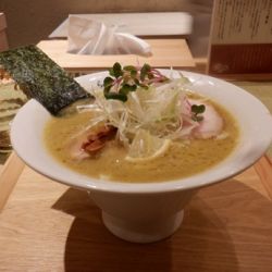 濃厚牡蠣らぁ麺