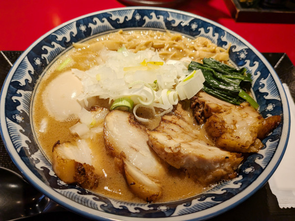 「特製魚介味噌らぅめん（1,260円）」@麺匠佐蔵 長野駅前店の写真