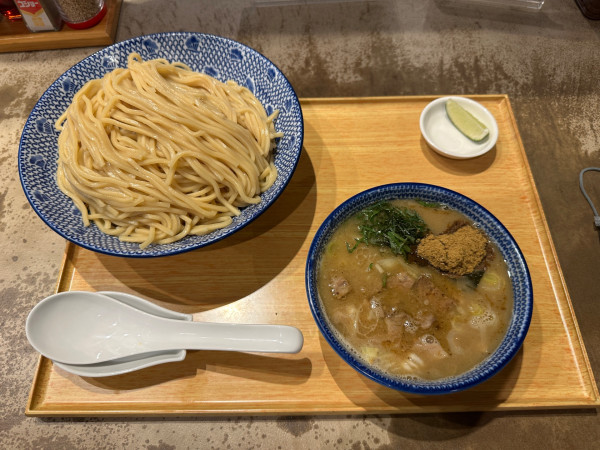 「魚介豚骨つけ麺（大盛・麺350g）1,350円」@海豚 高崎店の写真