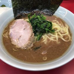 らーめん並(普通)+無料ライス 900円