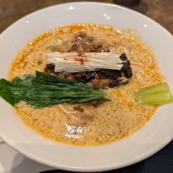 アサリと豆乳の濃厚担々麺（980円）