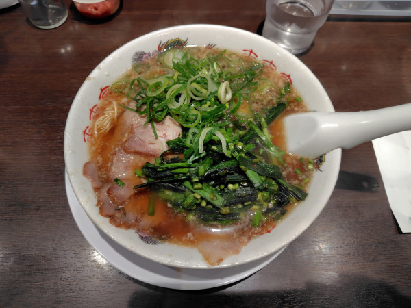 「ラーメン820円、辛ニラ150円」@来来亭 鳥取店の写真