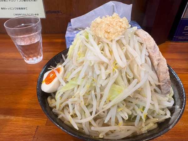 「ラーメン大盛り」@ラーメン梅 梅島店の写真