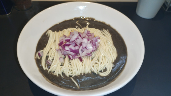 「極濃烏賊煮干ソバ」@煮干乱舞の写真