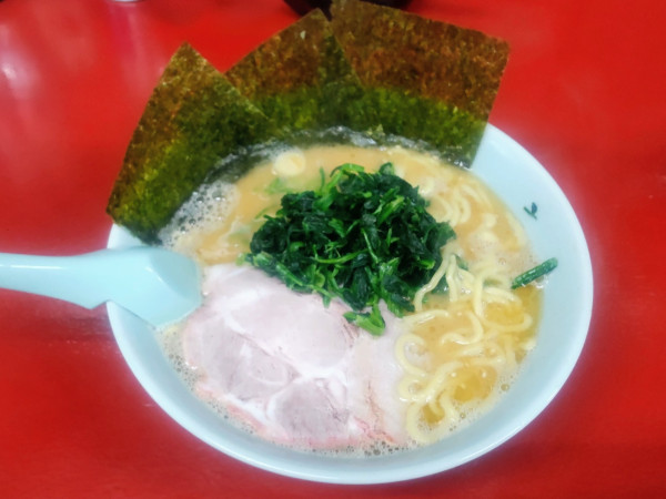 「中ラーメン 1050円」@千家 大井松田店の写真