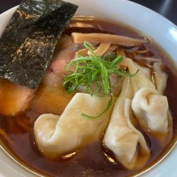雲吞入り醤油らぁ麺・細麺:1150円