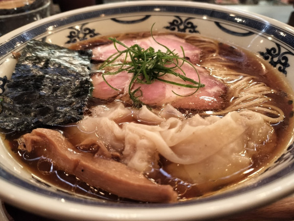 「醤油雲呑麺」@MENSHOの写真