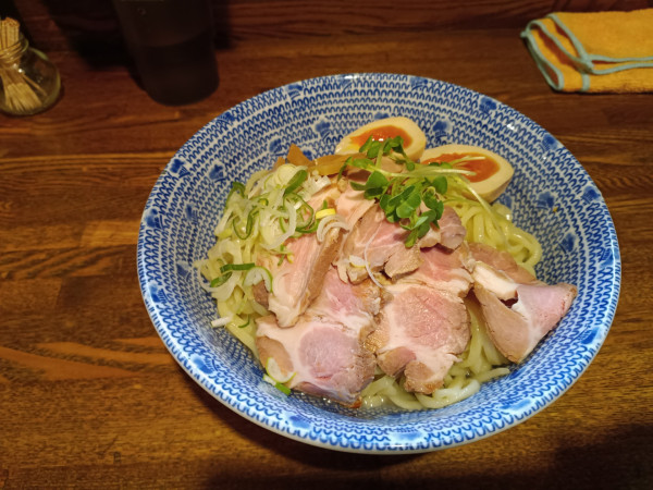 「油そば　大盛り1100円　　肉マシ350円　　味玉　150円」@燦燦斗の写真