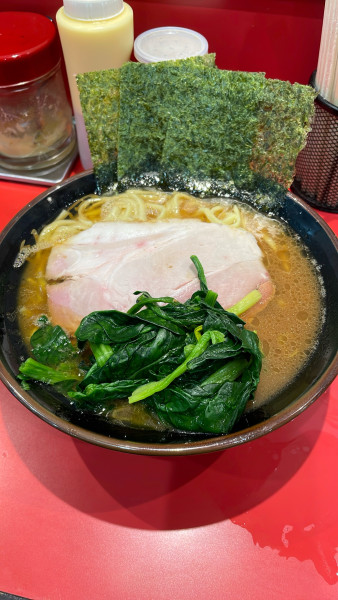 「ラーメン（中盛り）」@横浜家系ラーメン 駒岡家の写真