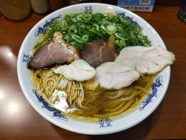 「【限定】ハイブリッド醤油」@ラーメンニキ新橋の写真