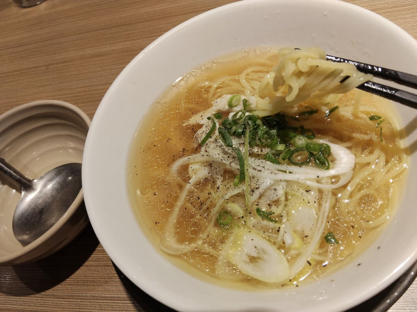 「鶏塩ラーメン(539)」@やきとりセンター 横浜天理ビル店の写真