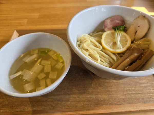 「昆布水つけ麺 塩」@MENYA TOMOSHIBIの写真