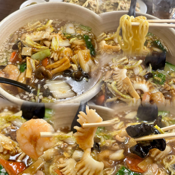 「広東麺 900円+餃子」@中国家庭料理 餃子・雲吞 海上海の写真