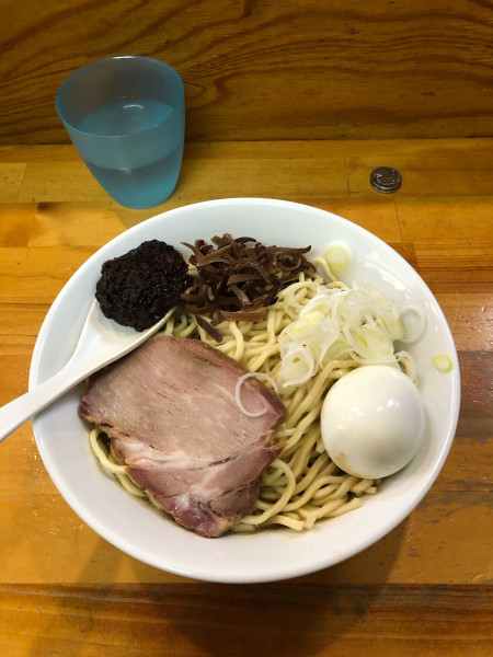 「味玉付き煮干しソバ(太麺変更+にんにく辛味噌)」@煮干中華ソバ イチカワの写真