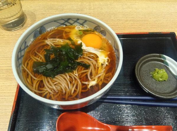 「かけそば＋キュンパスサービス」@駅そば しらかみ庵の写真