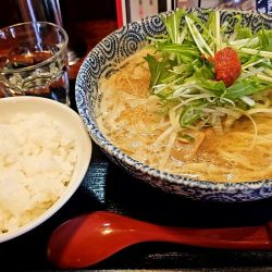 肉味噌ラーメンとライス🍚