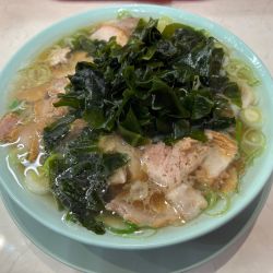チャーシュー麺+わかめ+ご飯サービス