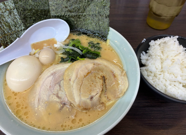 「魂心らーめん　1000円」@横浜家系ラーメン 魂心家 厚木インター店の写真