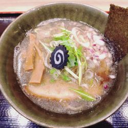 煮干し中華そば　９５０円