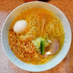塩ネギラーメン＋揚げネギ増量＋味付煮卵＋ビール（中瓶）