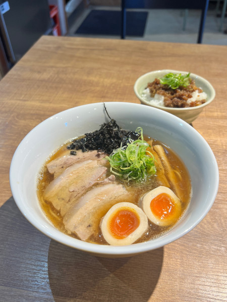 「あご出汁醤油ラーめん」@貝出汁ラーめん クラムの写真