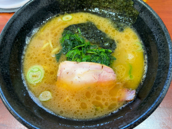 「らーめん」@横浜家系らーめん 天王家 寒川総本店の写真