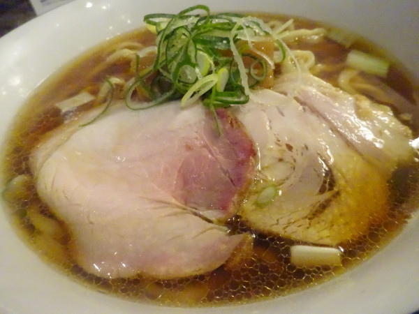 「醤油ラーメン＋肉汁焼売1ヶ＋国産唐揚げ2ヶ　1,485円」@一兎軒の写真