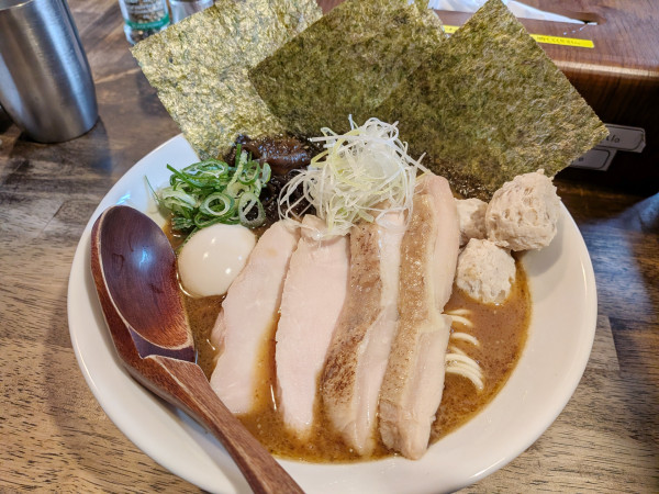 「スペシャルらーめん（1,350円）」@らーめん チキントの写真