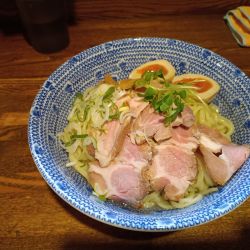 油そば　大盛り1100円　　肉マシ350円　　味玉　150円