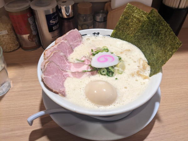 「鶏そば全部乗せ」@鶏そば 啜るの写真