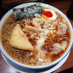 朝ラーワンタン麺