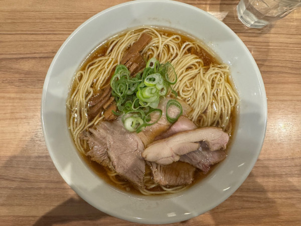 「醤油（中盛）」@麺処 ほん田 秋葉原本店の写真