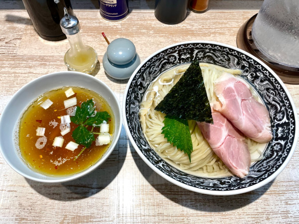 「【気まぐれ限定】昆布水つけそば(塩)大」@中華そば 四つ葉の写真