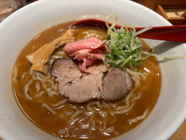 「焼きあご塩らー麺(1000)+大盛り(200)」@焼きあご塩らー麺 たかはし 新宿本店の写真