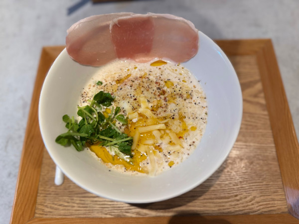 「濃厚豚骨カルボナーラ麺 1100円」@伊太そば 汐留編の写真