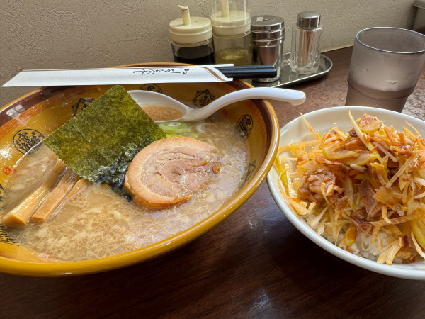 「げんこつ醤油麺＋ネギチャーシュー丼」@らーめん 一郎家の写真