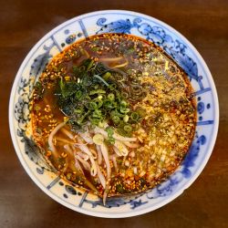 麻辣湯麺(900円)