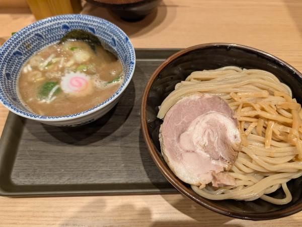「つけ麺並890円」@舎鈴 新宿センタービル店の写真