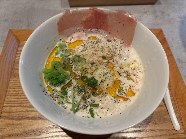 「濃厚豚骨カルボナーラ麺」@伊太そば 汐留編の写真