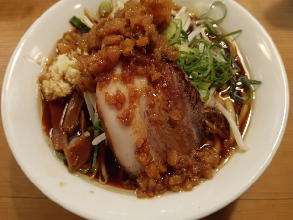 「らーめん・小+麺増し50g・ニンニク・アブラ（¥900+0）」@らーめんやまちゃんの写真