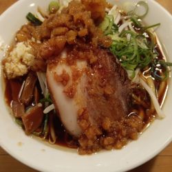 らーめん・小+麺増し50g・ニンニク・アブラ（¥900+0）