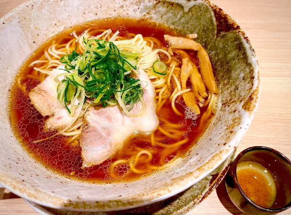 「芳香鶏そば（950円）」@煮干そば・鶏そば 藍 茨城神立店の写真