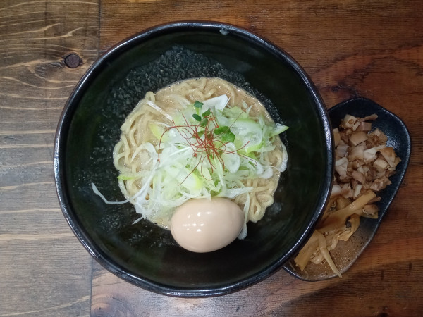 「濃厚牡蠣まぜソバ」@貝だしラーメン 貝ガラ屋 町田の写真