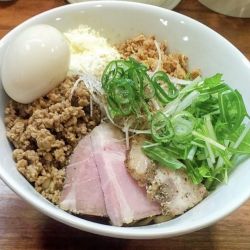 限定メニュー「花山椒香る辛まぜそば」味玉トッピング