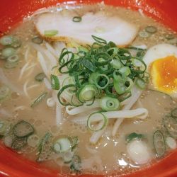 博多豚骨ラーメン、餃子セット