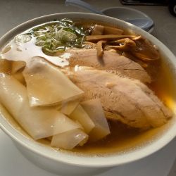 ワンタン麺1080円